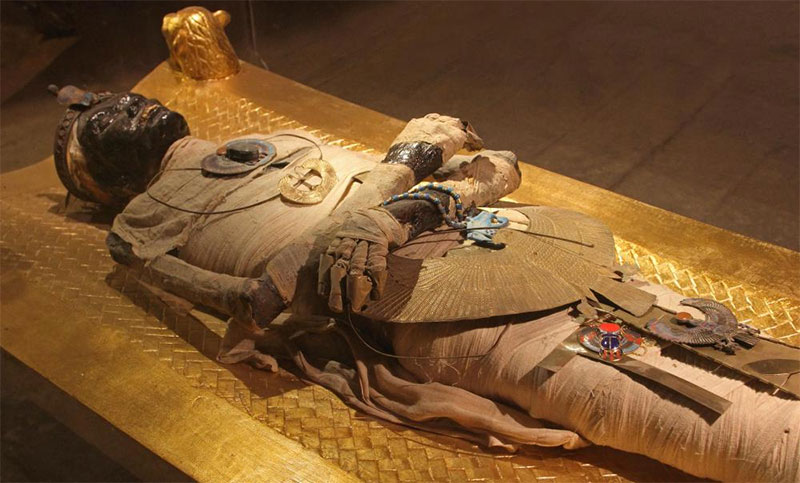mummy at Cairo museum tour